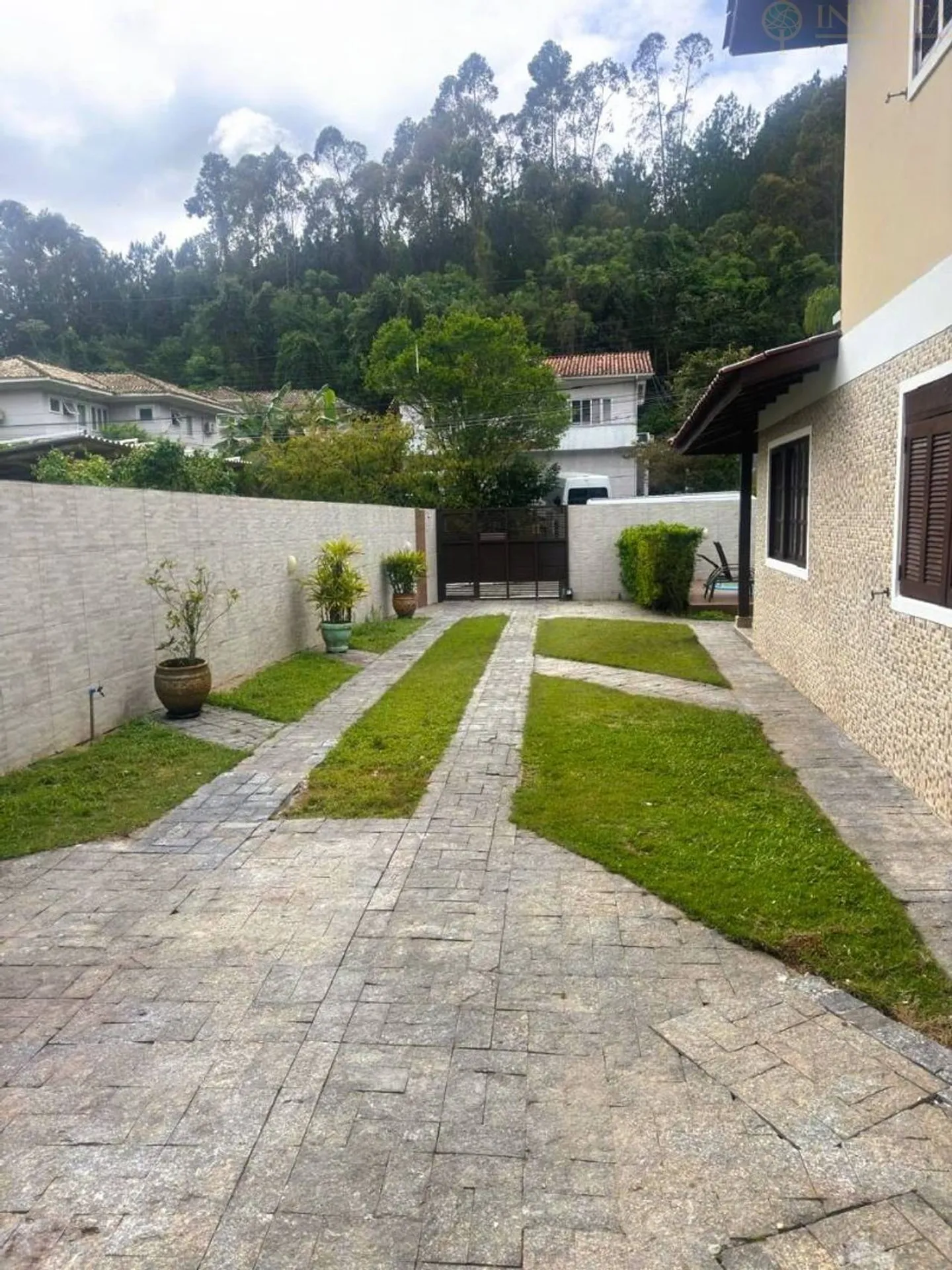 4-bedroom house with a grill on the balcony in Florianópolis — photo 25