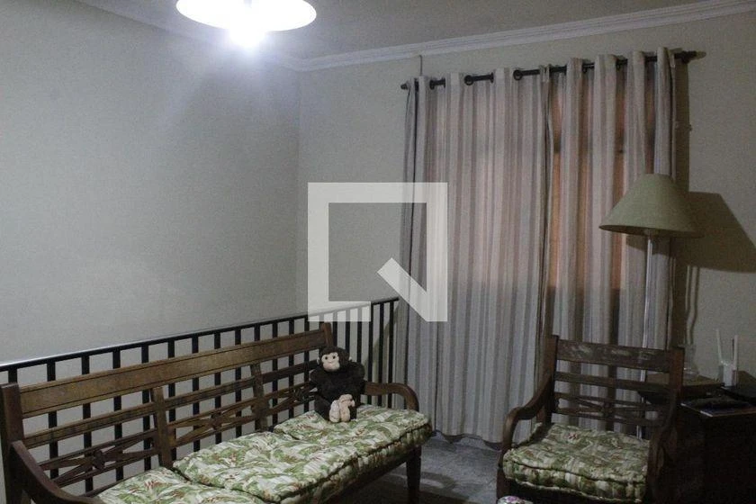 Furnished 225 m² house with 3 bedrooms and 8 parking spots — photo 46