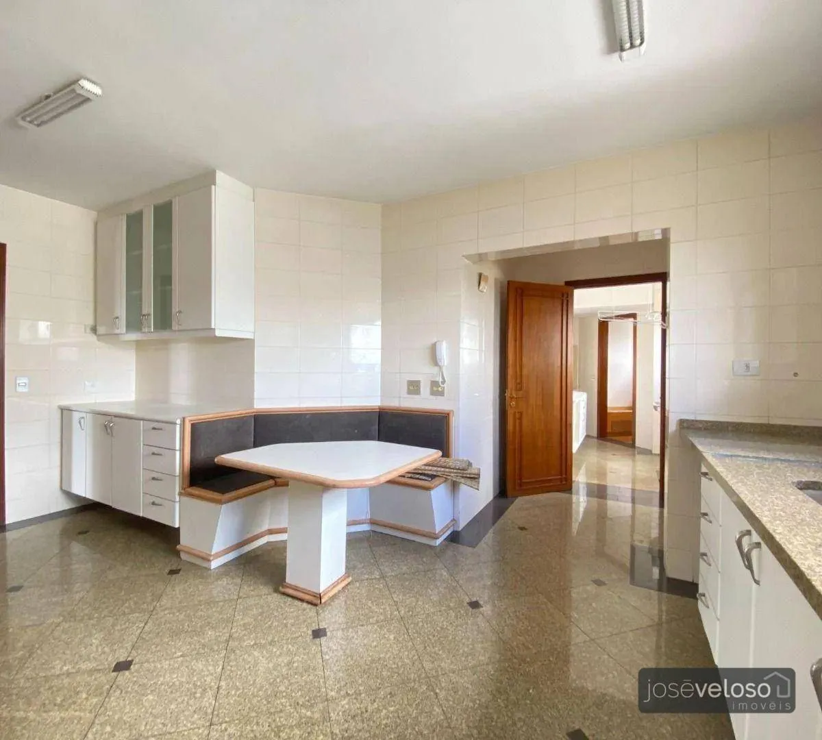 259 m² apartment with 4 bedrooms and private BBQ — photo 10
