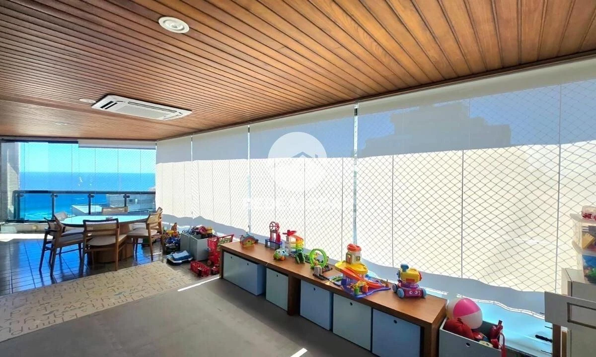 4-bedroom apartment with a water view — photo 22