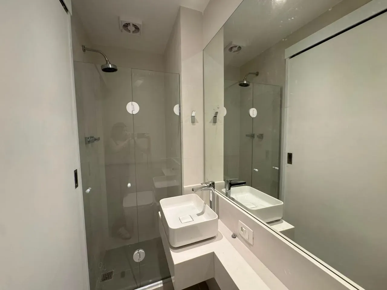 Furnished apartment, 74 m², with a glass-enclosed balcony — photo 13
