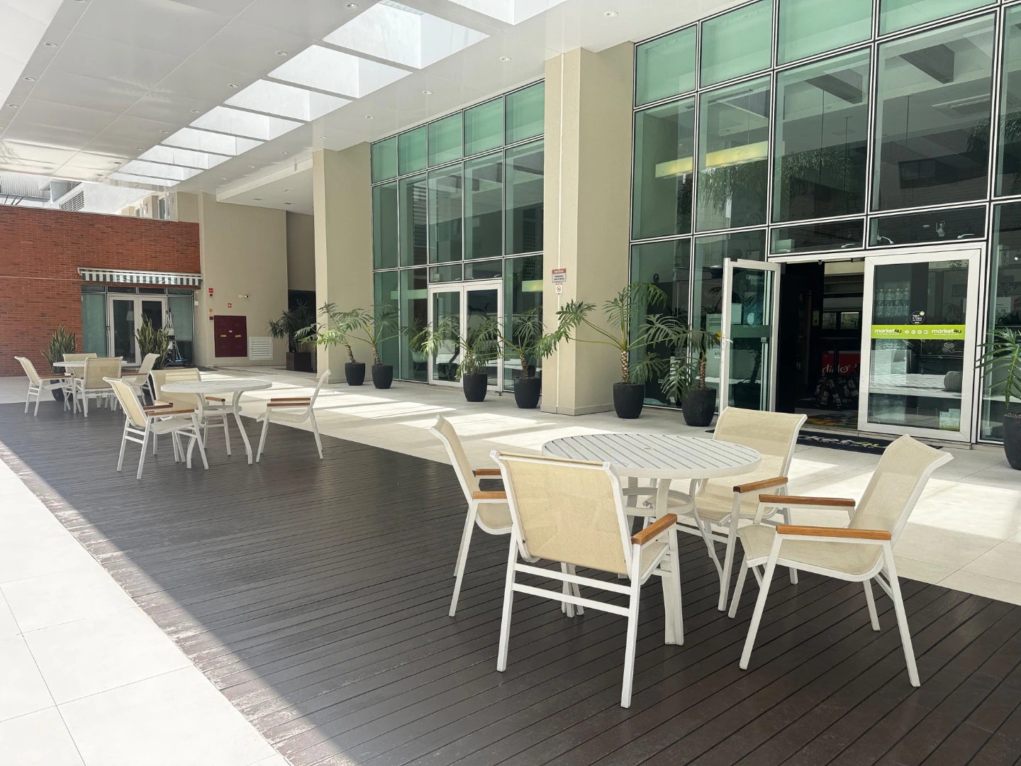 Furnished apartment, 43 m², with a glass-enclosed balcony — photo 17