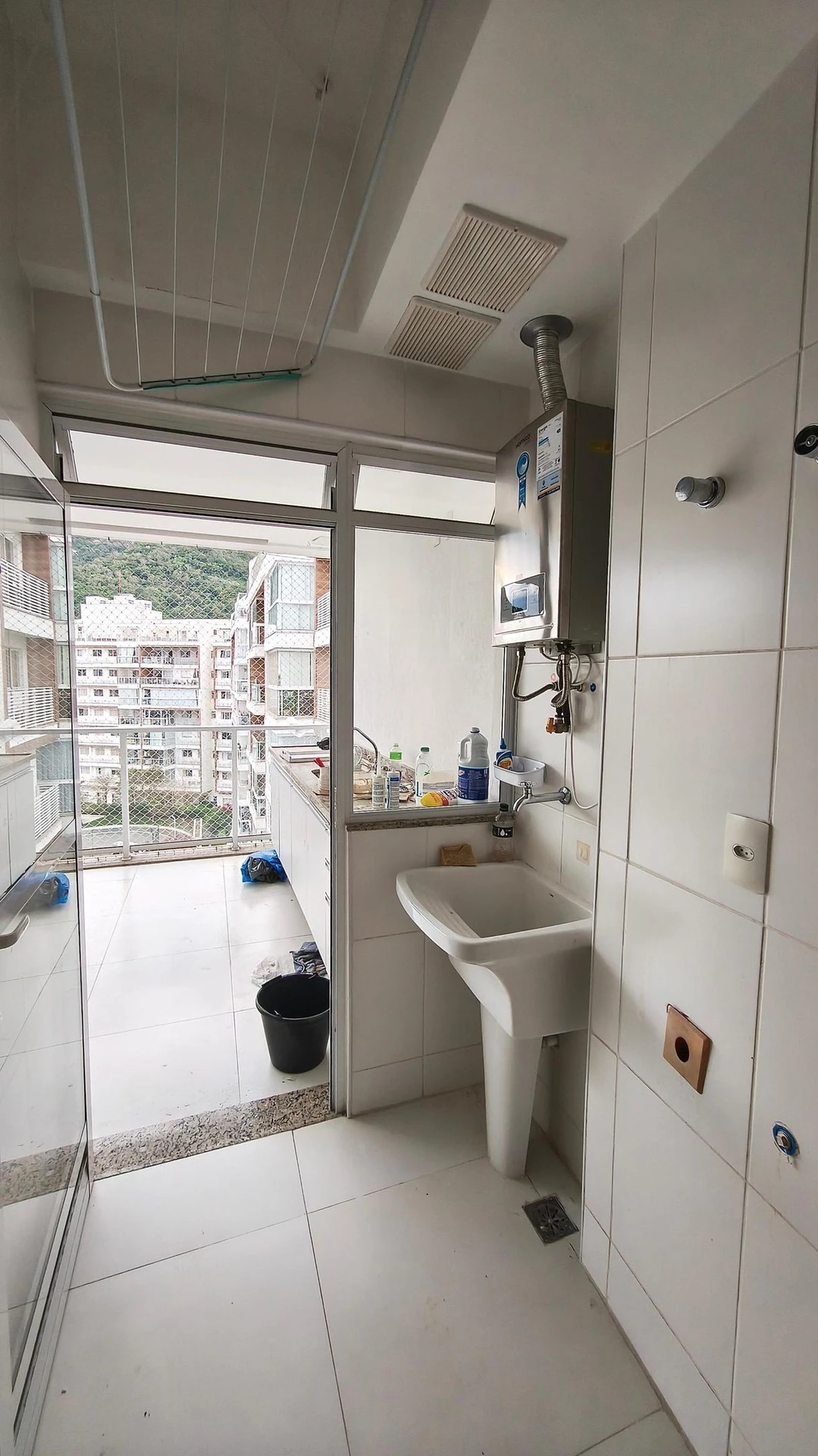 Unfurnished apartment with 2 bedrooms and 2 bathrooms — photo 6