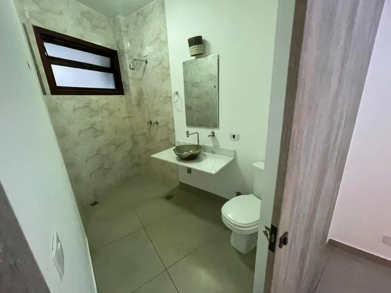 Casa triplex com 4 quartos, 2 banheiros e vaga — photo 17