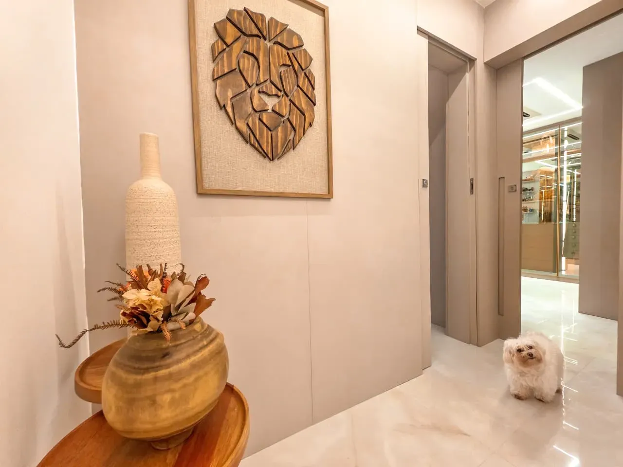 Bathtub in a 3-bedroom apartment, 240 m² — photo 32