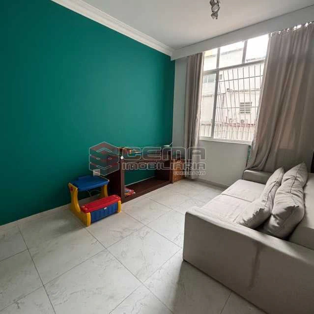 Apartamento de 1 dormitorio con 40 m² y cocina separada — photo 2