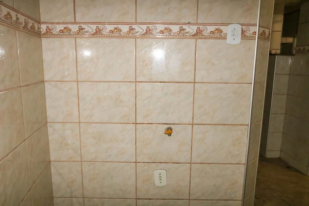 Apartamento de 2 dormitorios y 1 baño con cocina cerrada — photo 4