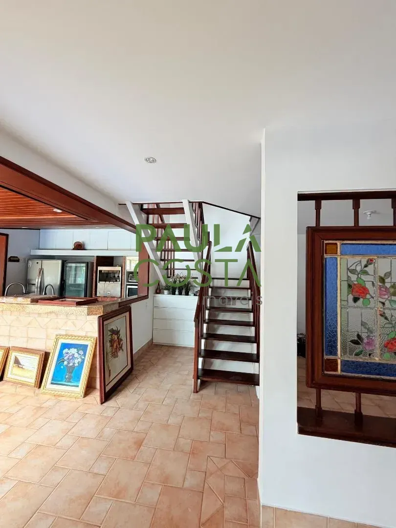 Casa sem mobília com 5 quartos, 5 banheiros e 638 m² — photo 22