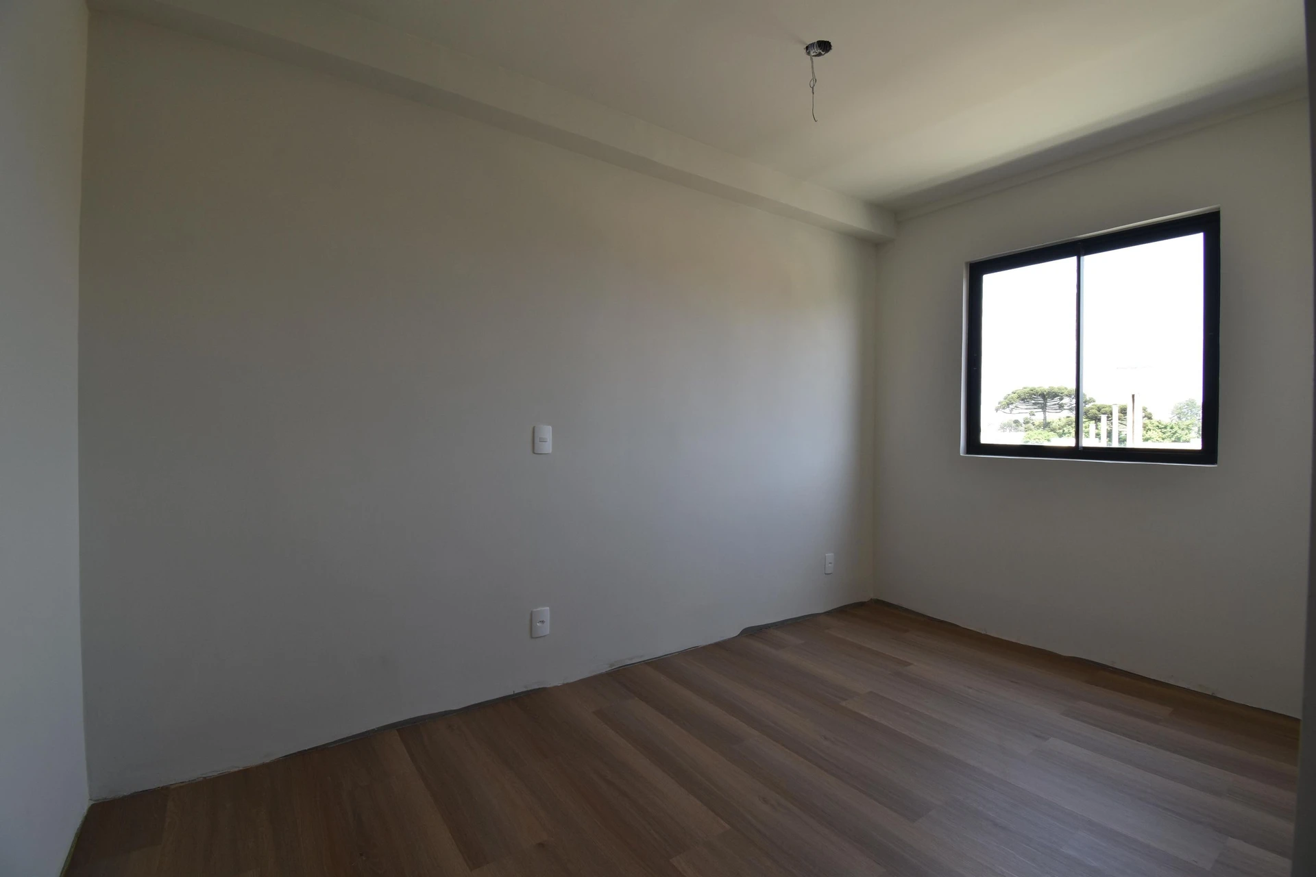 Glass-enclosed balcony in a 2-bedroom apartment, 53 m² — photo 7