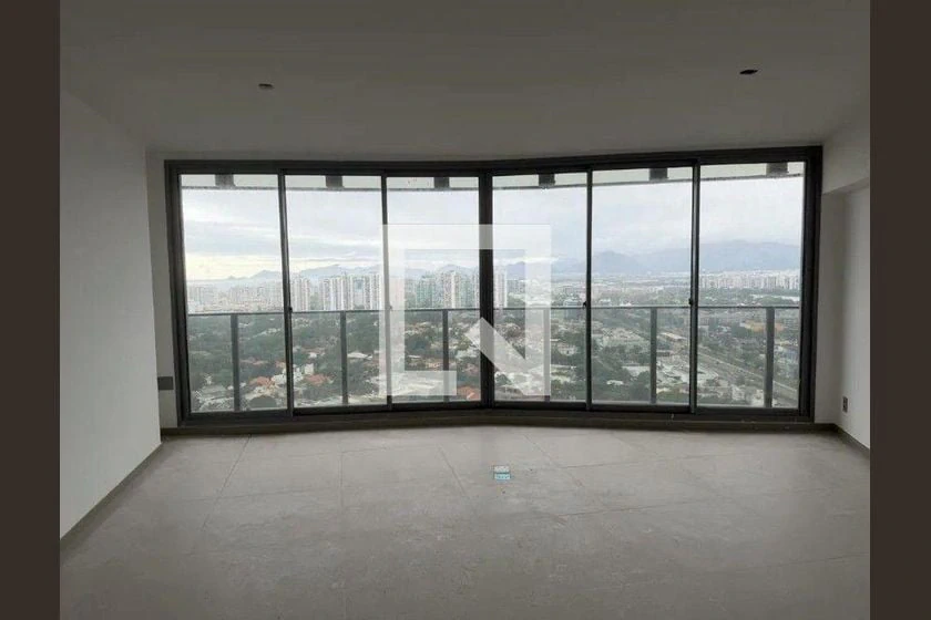One-bedroom apartment with floor-to-ceiling windows — photo 2