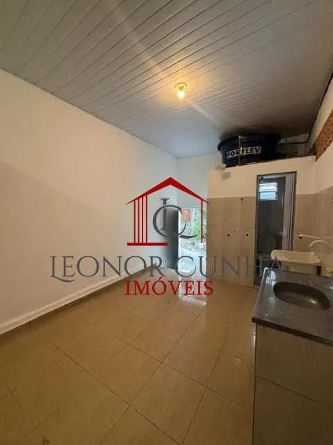 Casa, 40 m², com piso de madeira ou laminado — photo 5