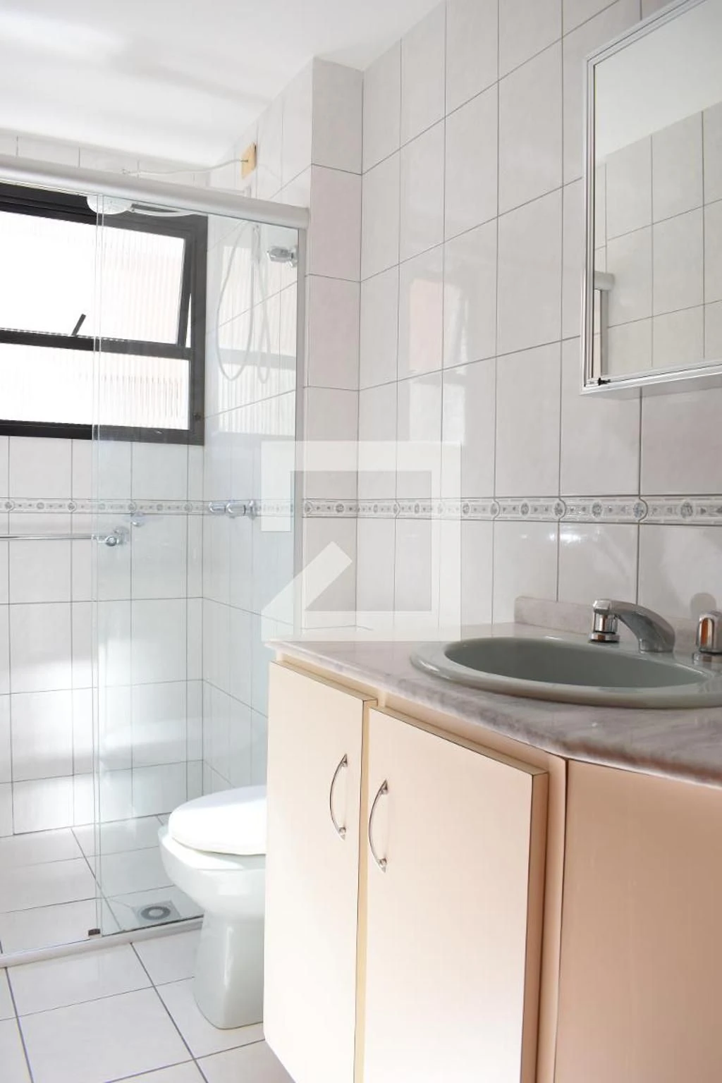 3-bedroom apartment with a washing machine in Curitiba — photo 43