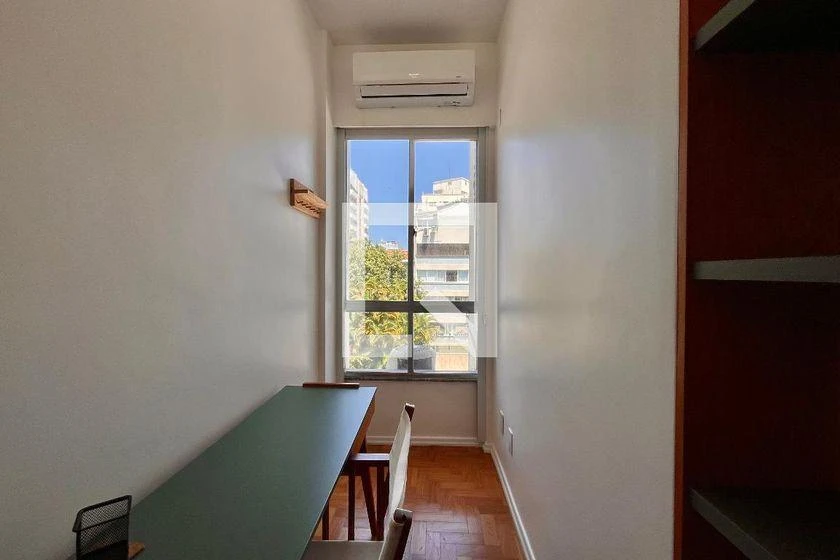 3-bedroom apartment with a home office — photo 19