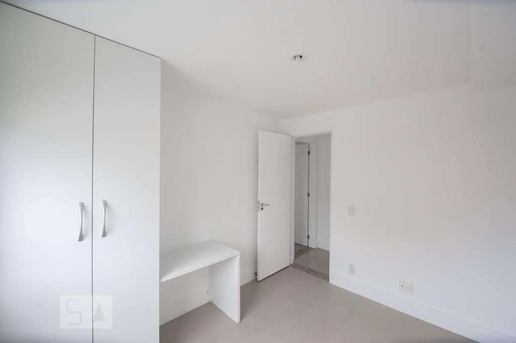164 m² apartment with 3 bedrooms and a balcony — photo 4
