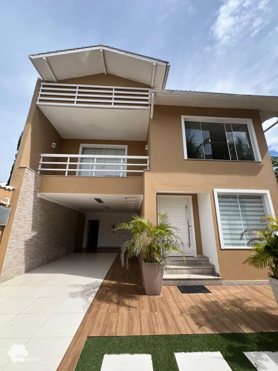 Condominium house with 5 bedrooms and open-plan kitchen — photo 3