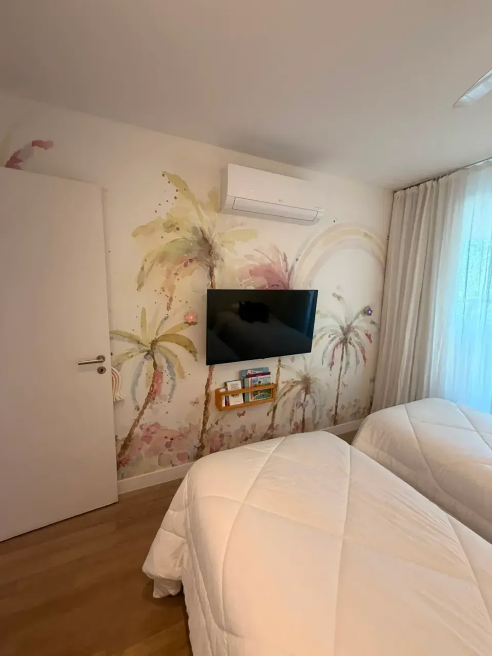 Furnished 115 m² apartment with 3 bedrooms and 3 baths — photo 2