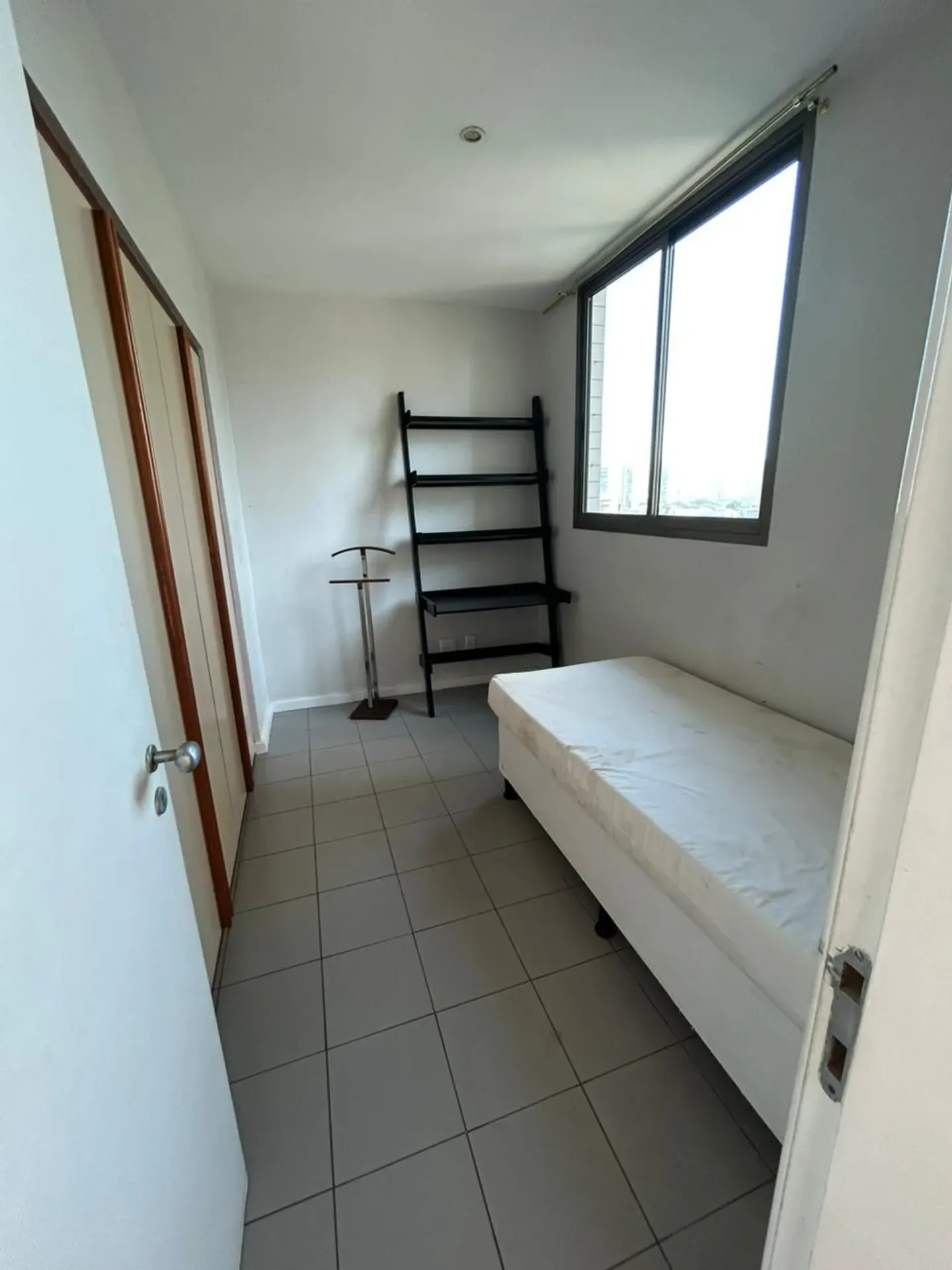 4-bedroom apartment with a water view — photo 20