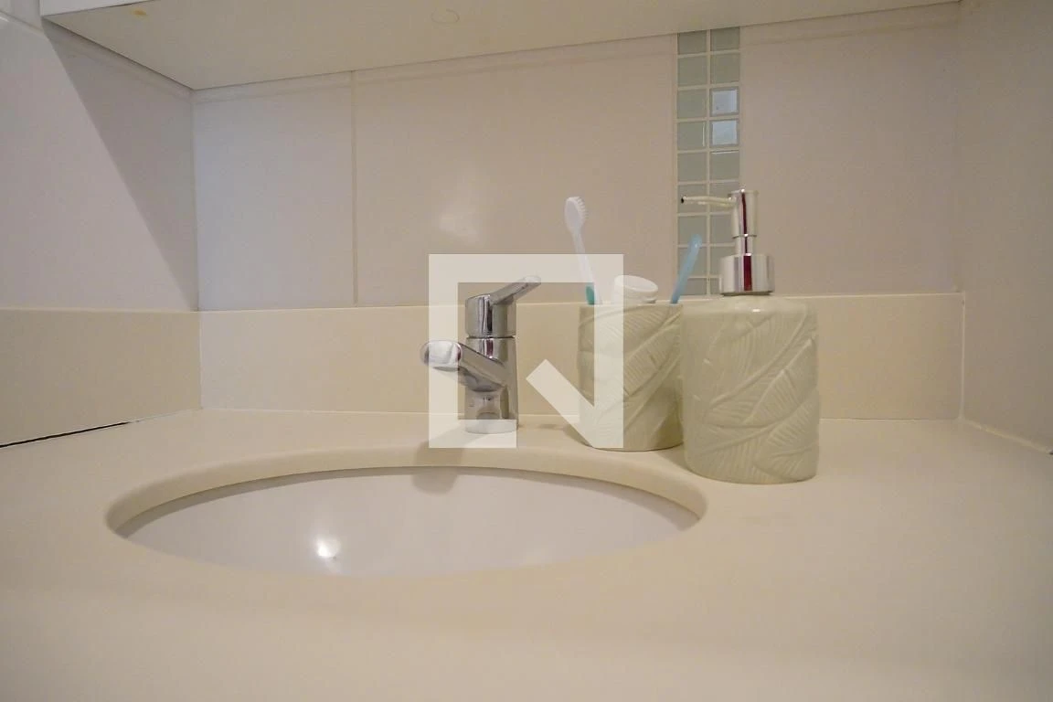 Glass-enclosed balcony in a 2-bedroom apartment, 78 m² — photo 6