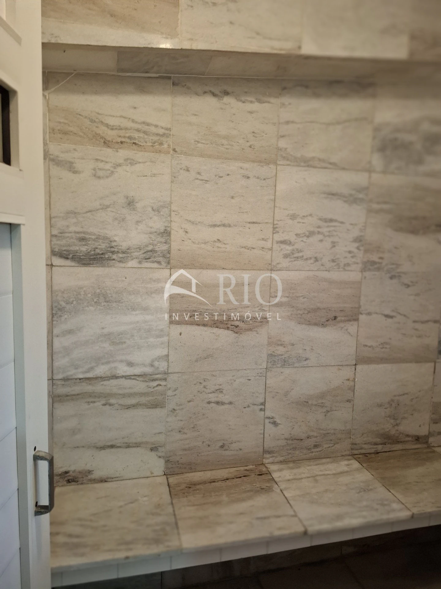 Furnished house with 4 bedrooms and 945 m², 4 parking — photo 23