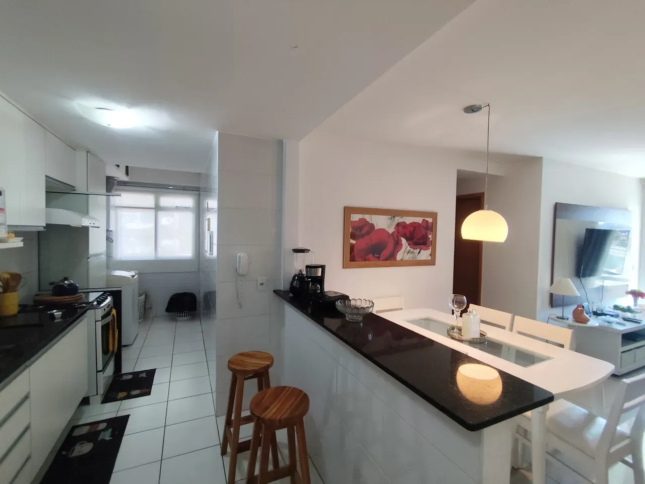 Furnished 3-bedroom apartment with open-plan kitchen — photo 17