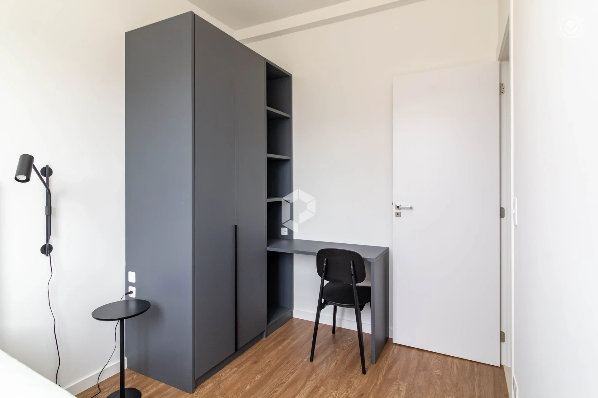 Home office in a 2-bedroom apartment, 48 m² — photo 10