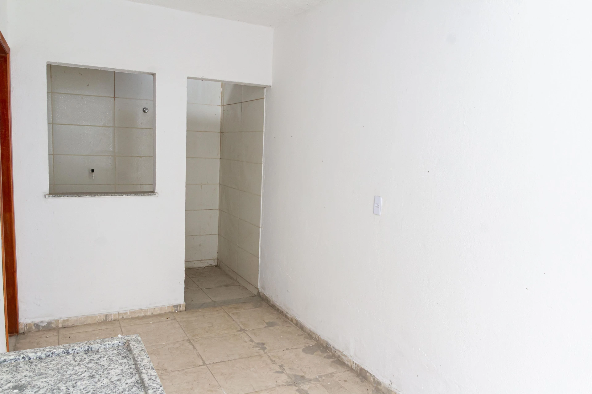Studio unit with 1 bedroom, ensuite bathroom, private garden — photo 24