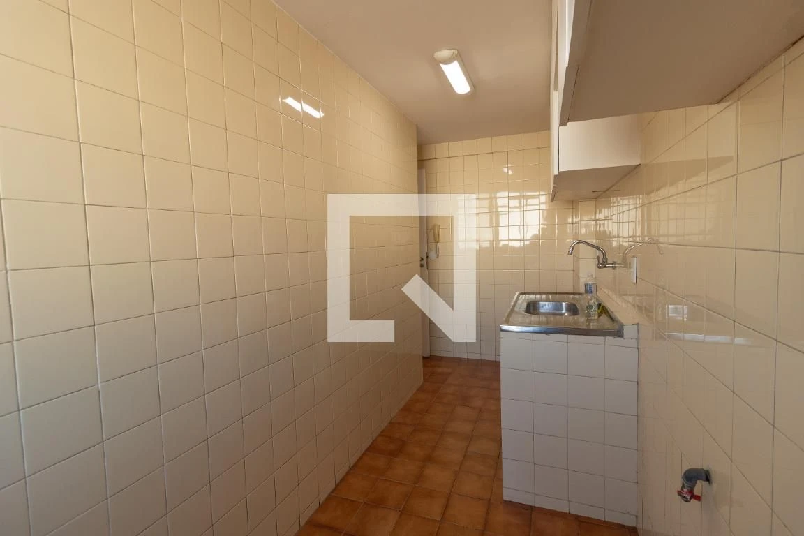 3-bedroom apartment in a building with a gym — photo 31