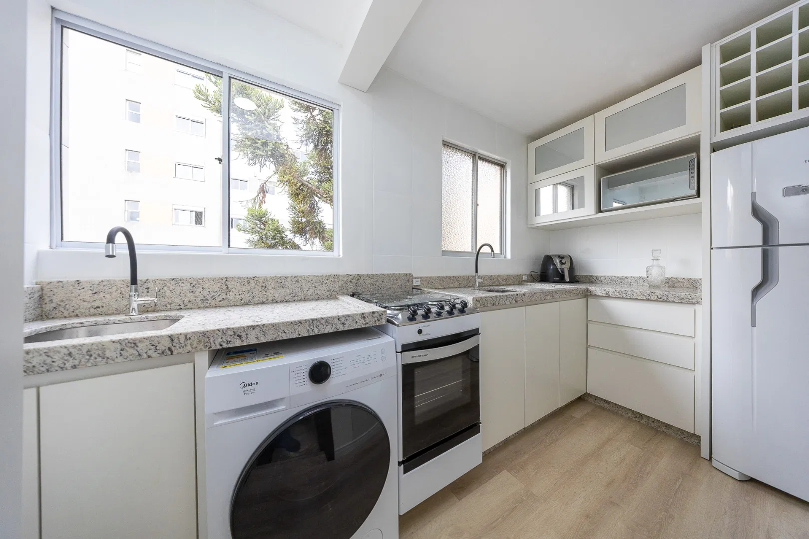 Робоче місце та 2 спальні: квартира 45 м² — photo 5