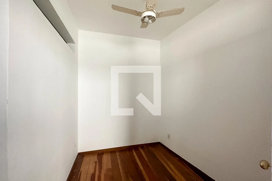 Apartamento com 4 quartos e sala de estar, 3 banheiros — photo 39