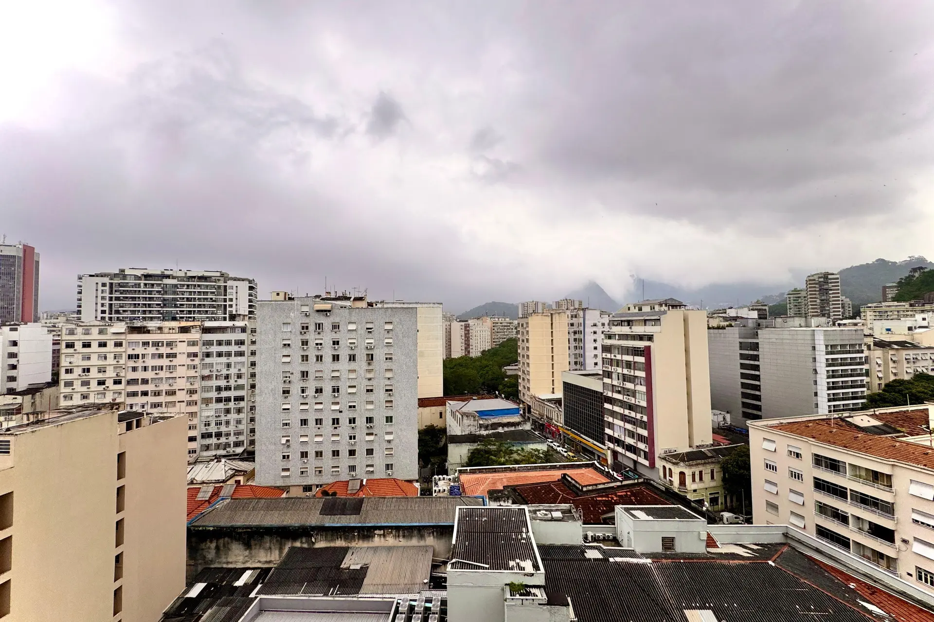 Furnished studio, 30 m², with floor-to-ceiling windows — photo 16