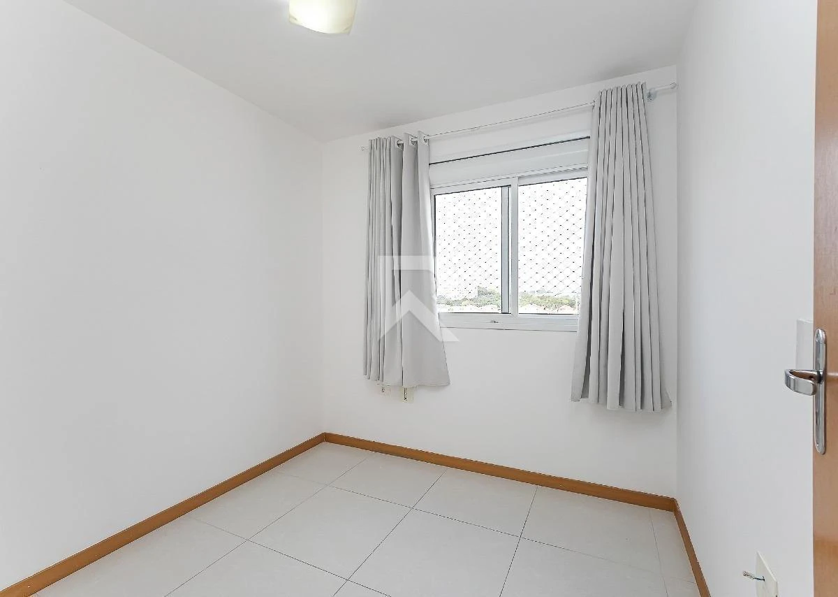 3-bedroom apartment in a building with a coworking space — photo 23