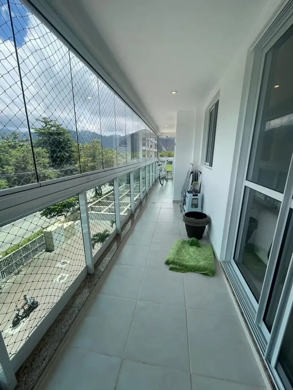 Apartamento mobiliado com 3 quartos e varanda de vidro — photo 4
