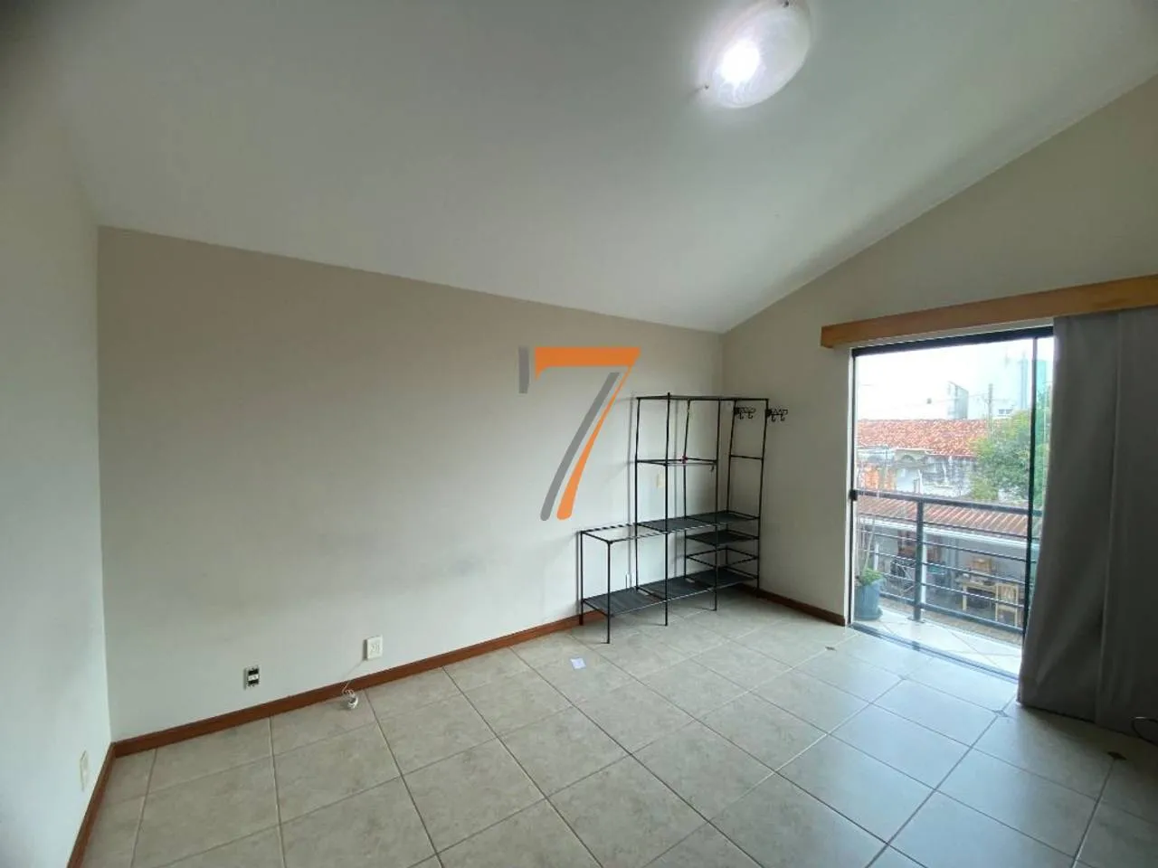 3-bedroom house with a water view in Florianópolis — photo 17