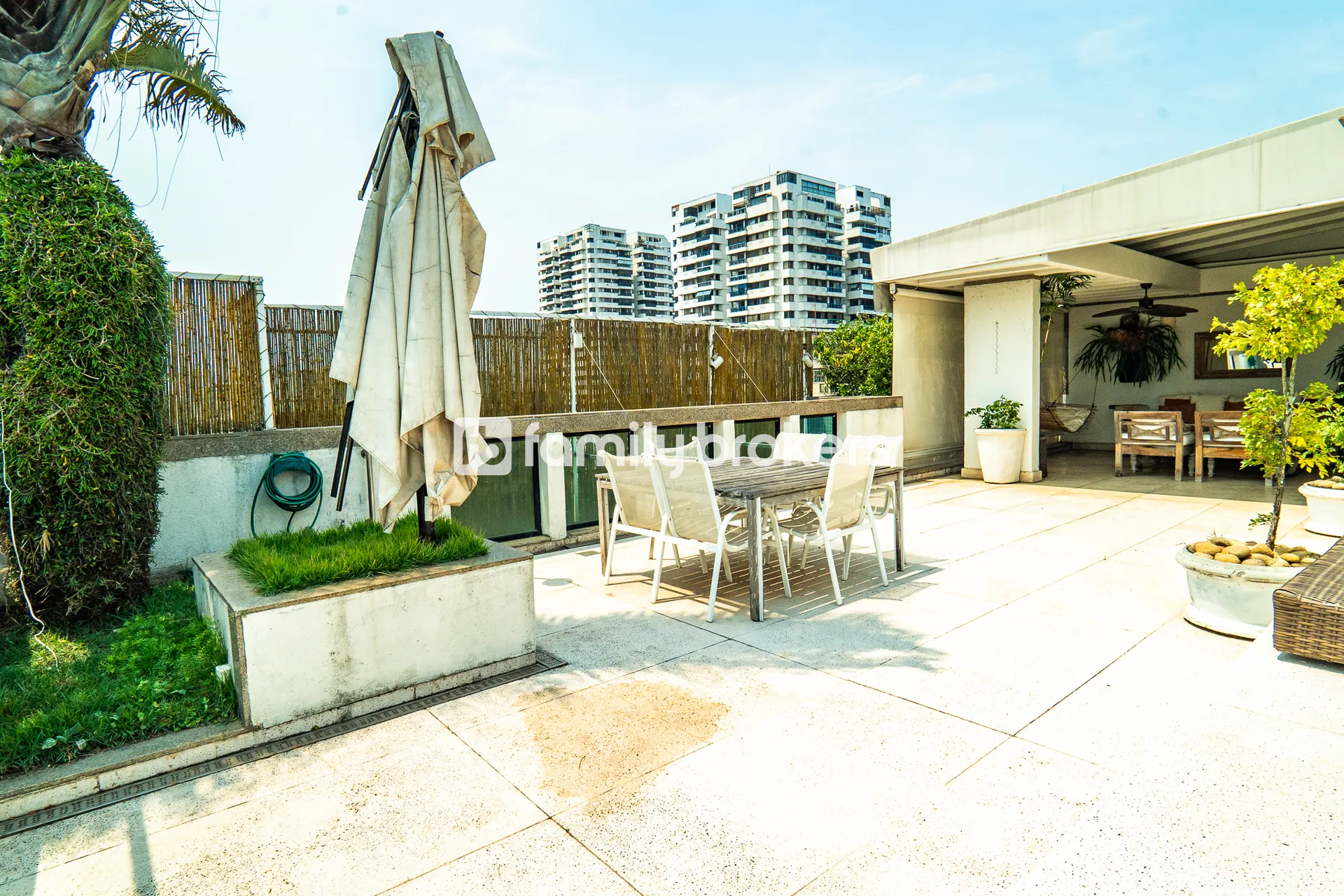 Furnished apartment with 4 bedrooms and a gas kitchen — photo 31