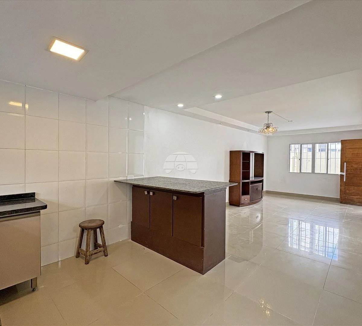 Casa de 178 m² com banheira e varanda envidraçada — photo 5