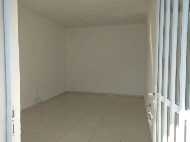 Unfurnished studio kitnet with gas water heater and 1 bath — photo 5