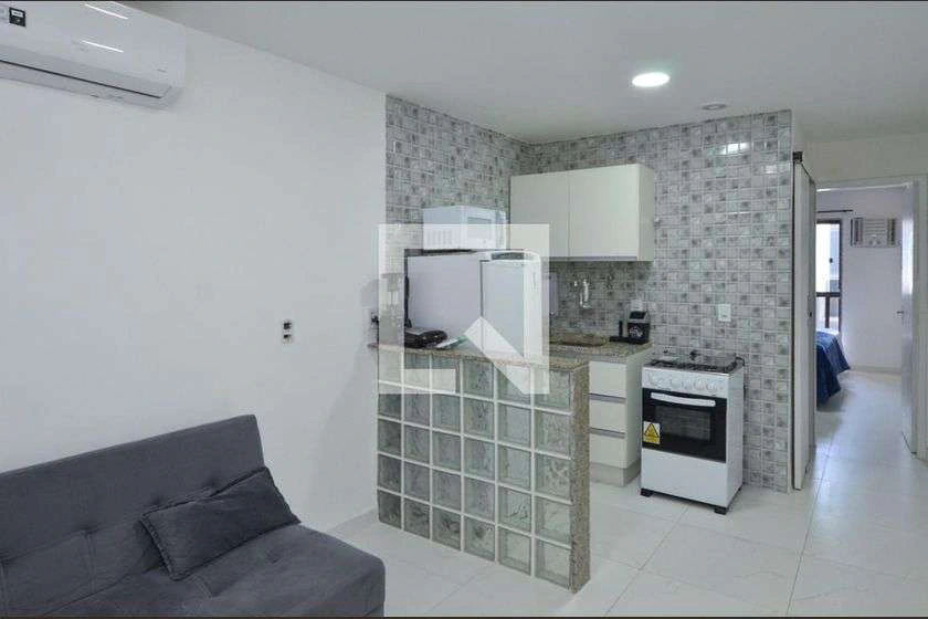 Kitnet mobiliada de 35 m² com banheiro privativo