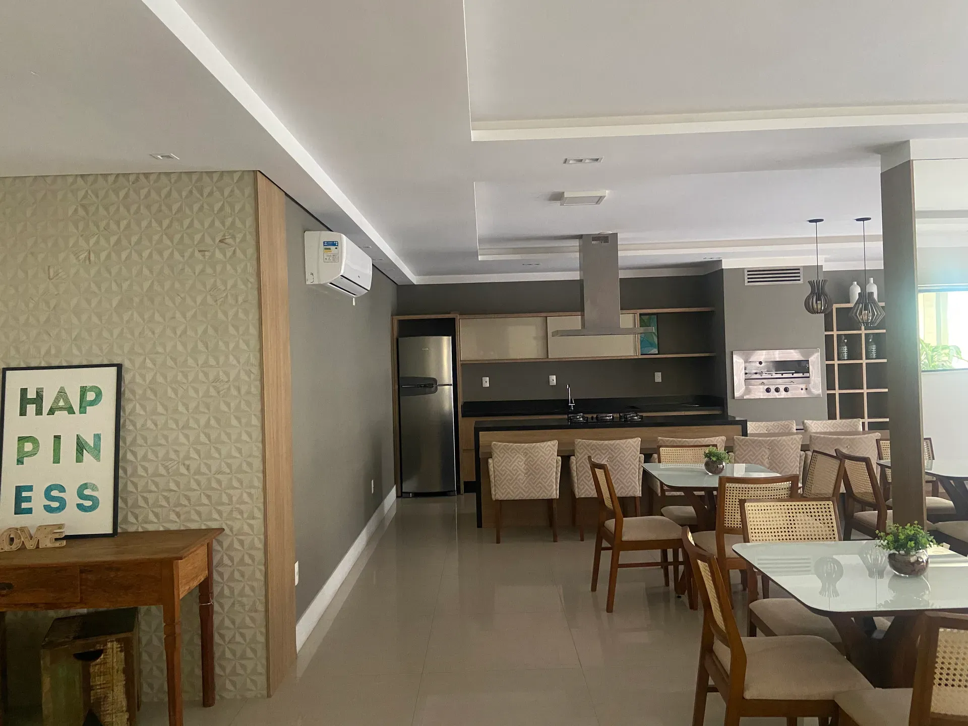 2-bedroom apartment in a building with a gym — photo 24