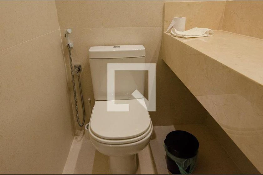 Casa de 4 quartos com 234 m² e 6 banheiros — photo 2