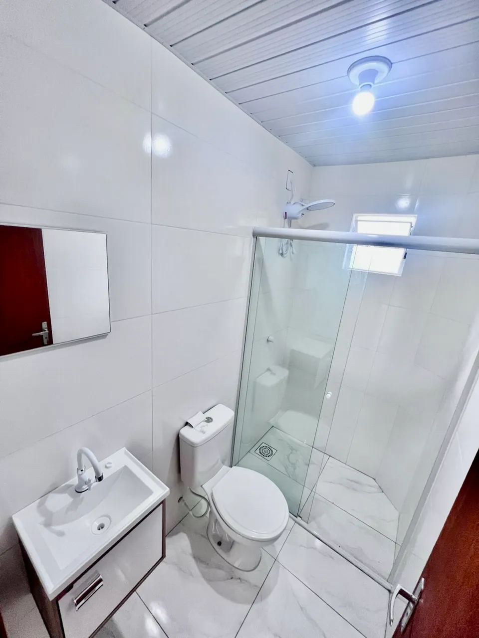 Unfurnished apartment with a compact kitchenette and 1 bedroom — photo 3
