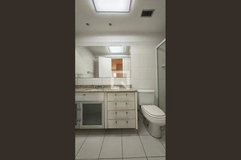 Apartamento de 2 quartos com varanda de vidro — photo 30