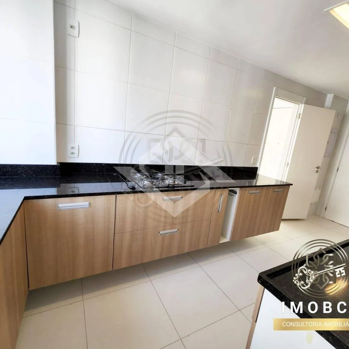 166 m² apartment with 3 bedrooms and a balcony — photo 21