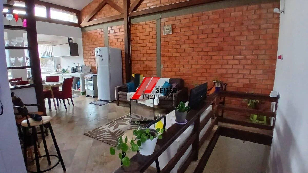 4-bedroom house with a home office in Florianópolis — photo 23