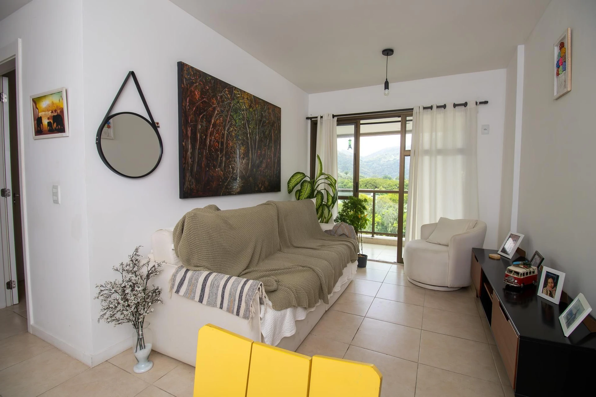 Furnished apartment, 65 m², with a glass-enclosed balcony — photo 23