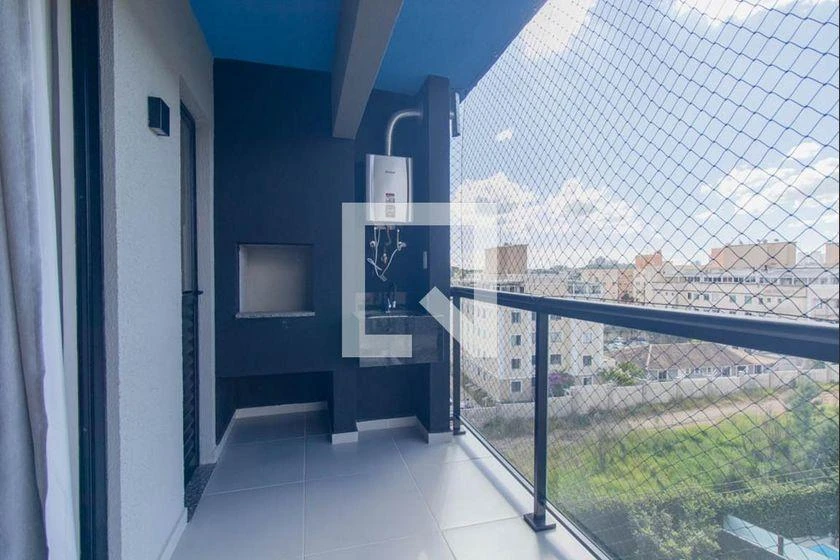 Balcony with a grill in a 2-bedroom apartment, 54 m² — photo 8