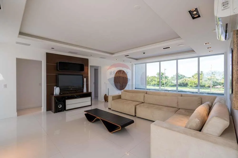 House with 7 en-suite bedrooms and balcony — photo 20