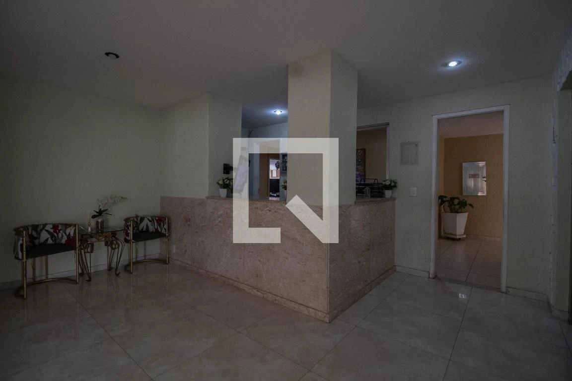 Apartamento amueblado de 2 dormitorios con balcón — photo 20