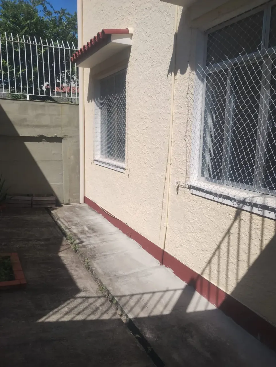 Unfurnished apartment with 2 bedrooms and a separate kitchen — photo 10