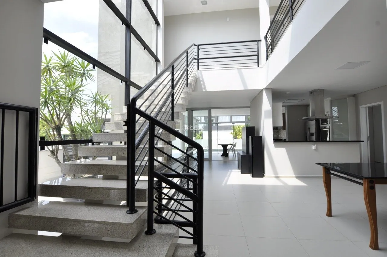 Water view in a 5-bedroom house, 343 m² — photo 26