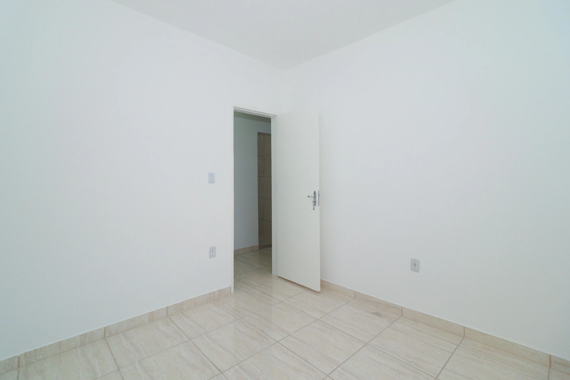 2-bedroom apartment with separate kitchen and no parking — photo 22